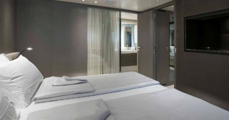 MY Muma double guest cabin