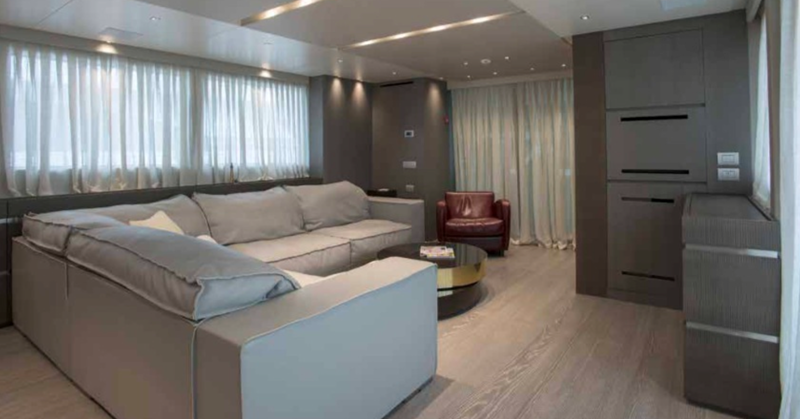 MY Muma main saloon relawing area