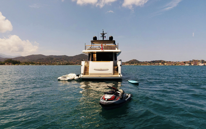 MY Muma view from the aft