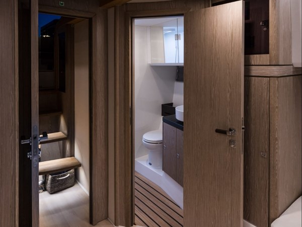 c5ecd236-4d34-42bc-a9eb-15ee4db7dea5-large