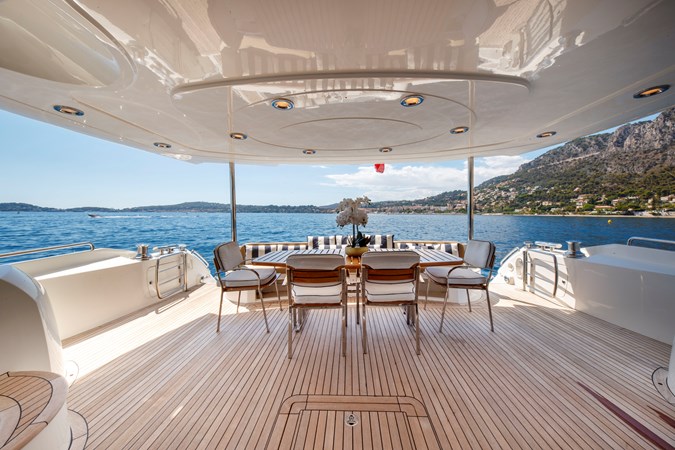 M/Y LADY YOUSRA SUNSEEKER 82 Aft Deck Dining