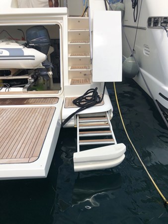 2009 Ferretti Yachts Custom Line CL 97