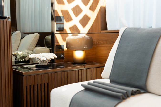 X90 Fast main deck salon