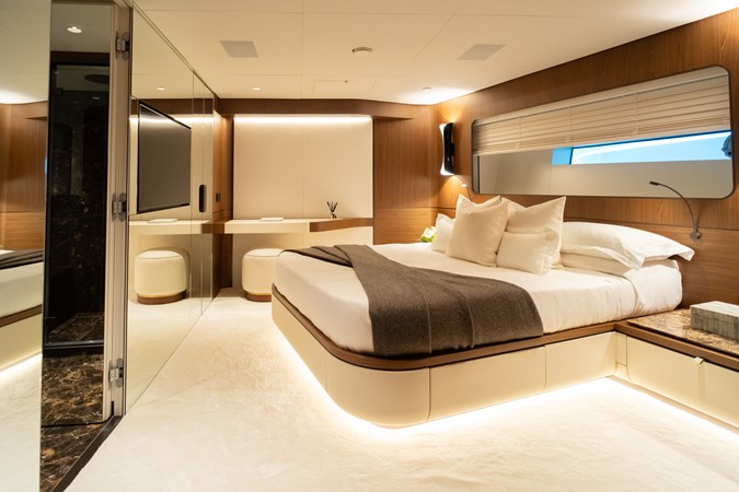 X90 Fast VIP cabin