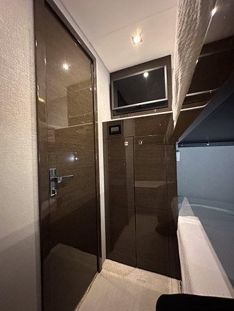 9167342_957468750_0_180120241352_47