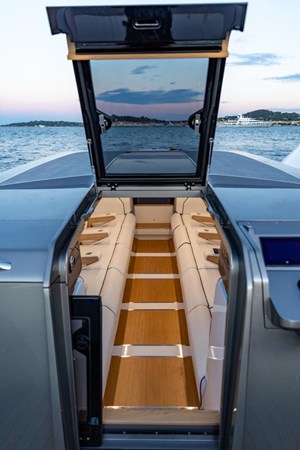 MAORI LIMO - 2024 MOTOR YACHT FOR SALE | INTERIOR (4)