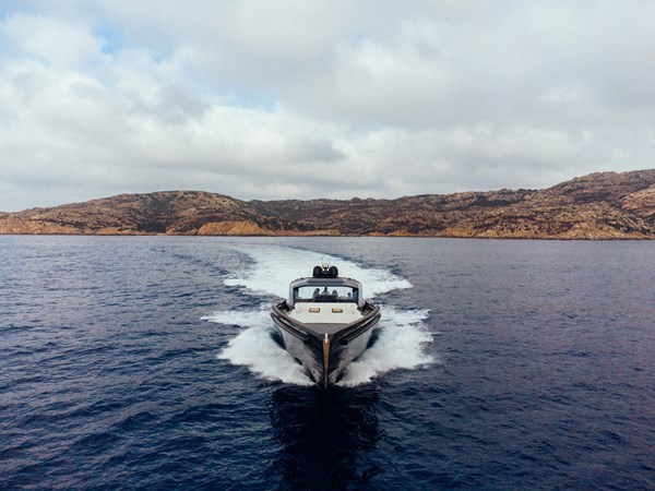 MAORI 80 YACHT FOR SALE IN DUBAI | PRICE ON APPLICATION | EXTERIOR (10)