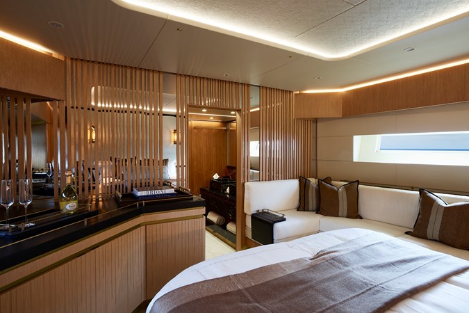 MAORI 80 YACHT FOR SALE IN DUBAI | PRICE ON APPLICATION | INTERIOR (3)