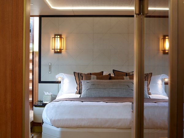 MAORI 80 YACHT FOR SALE IN DUBAI | PRICE ON APPLICATION | INTERIOR (5)