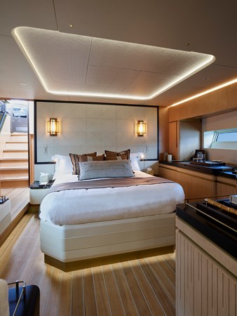 MAORI 80 YACHT FOR SALE IN DUBAI | PRICE ON APPLICATION | INTERIOR (9)