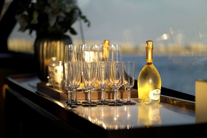 MAORI 80 YACHT FOR SALE IN DUBAI | PRICE ON APPLICATION | INTERIOR (11)