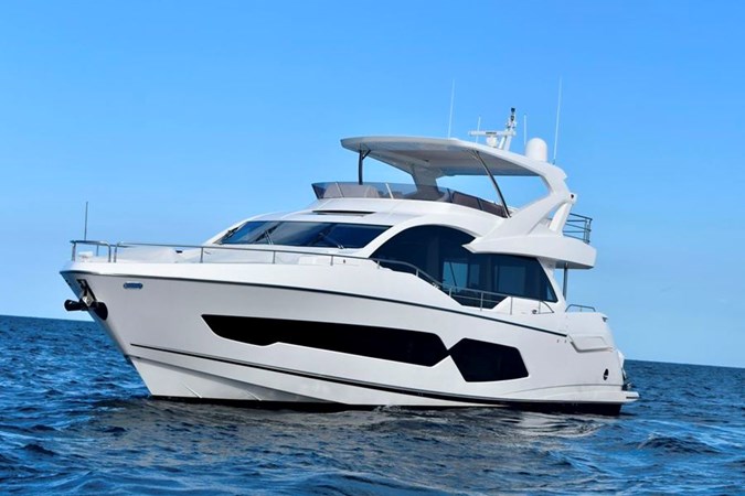 76-ft-2018-Sunseeker-Yacht-02