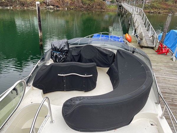 Flybridge, dash and upholstery covers