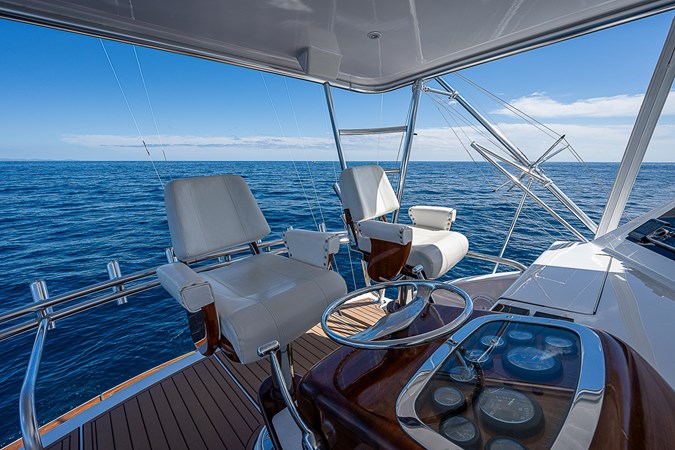 58_hunley_sullivan_will_rise_flybridge_3