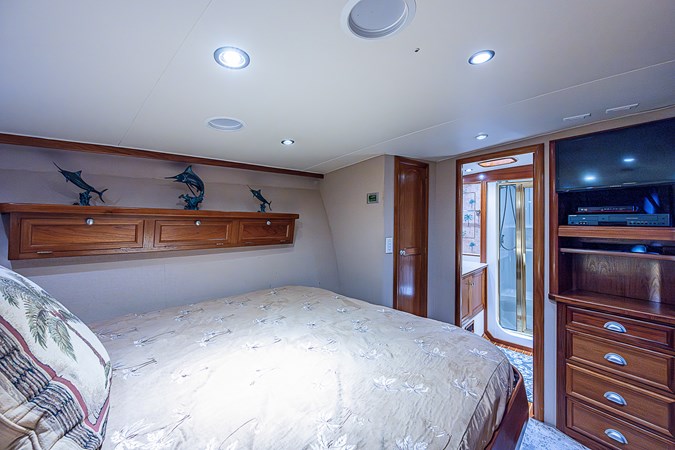 58_hunley_sullivan_will_rise_master_stateroom_3