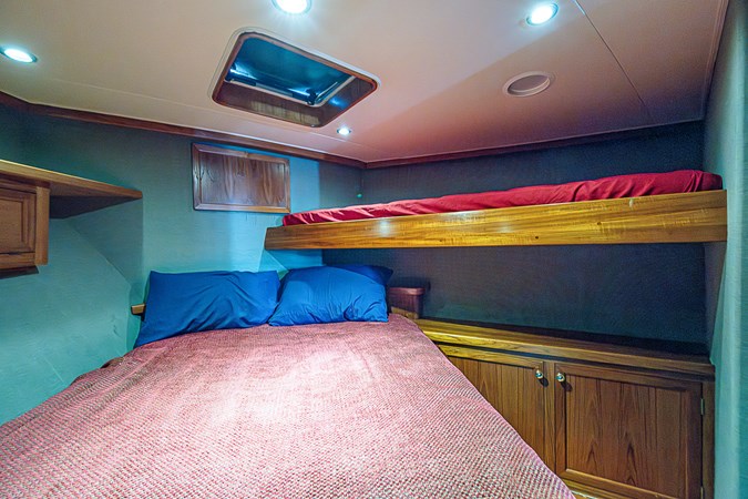 58_hunley_sullivan_will_rise_forward_stateroom_3