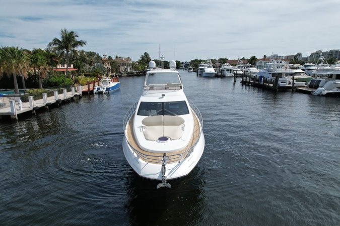 3_2015 64ft Azimut 64 Flybridge NEENA