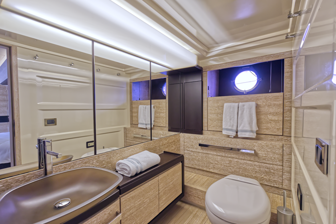 35_2015 64ft Azimut 64 Flybridge NEENA