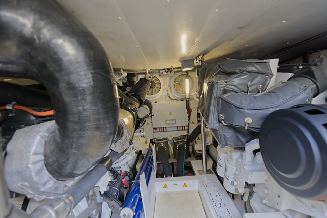 42_2015 64ft Azimut 64 Flybridge NEENA