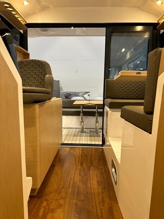 13_2023 30ft Vento Yacht V30 Weekender_twin engine