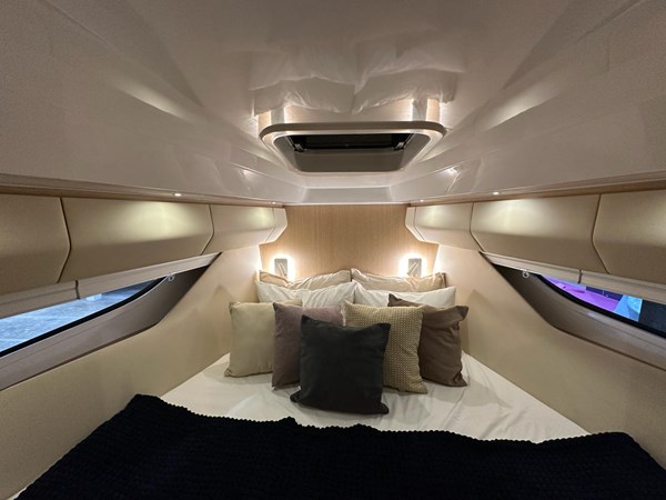 14_2023 30ft Vento Yacht V30 Weekender_twin engine