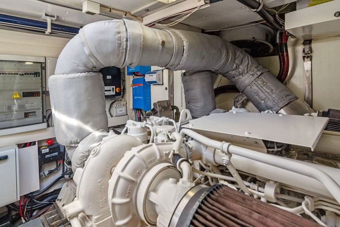 34_2009 68ft Azimut 68S