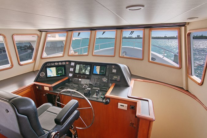 17_2004 57ft Northern Marine 5700 Expedition RAVEN