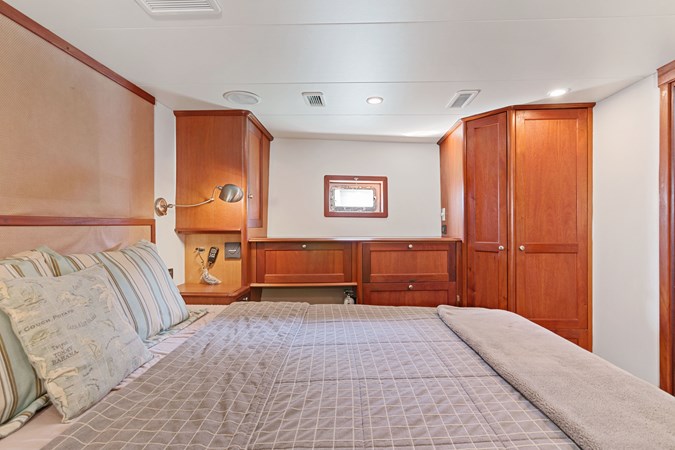 22_2004 57ft Northern Marine 5700 Expedition RAVEN