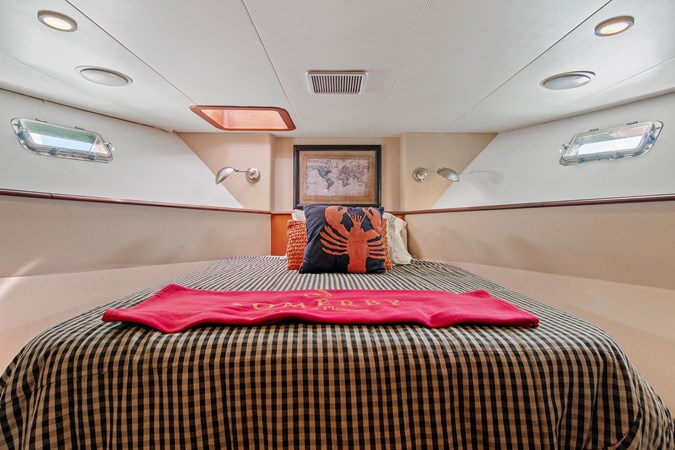 25_2004 57ft Northern Marine 5700 Expedition RAVEN