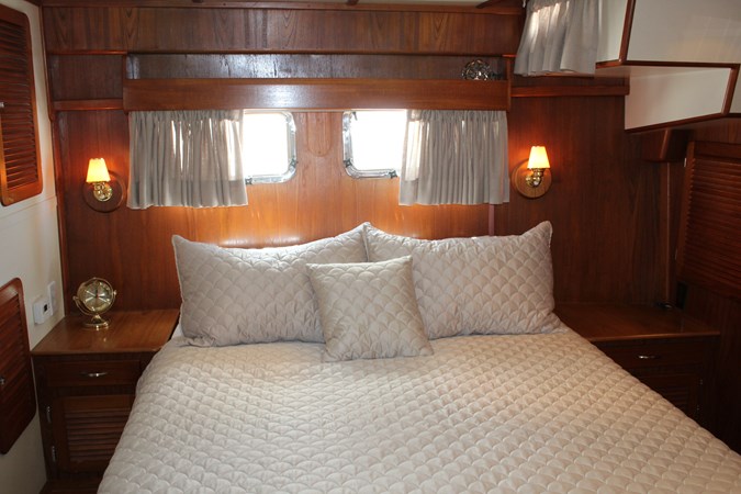 Master, facing port. Note large ports.