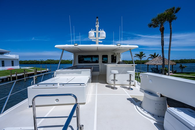 97_marlow_pivot_flybridge_aft_deck_4