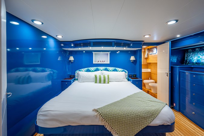 97_marlow_pivot_mid_ship_master_stateroom_1