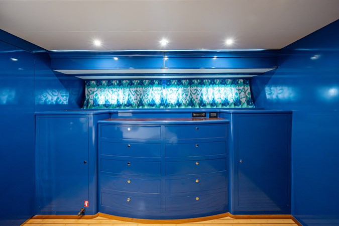 97_marlow_pivot_mid_ship_master_stateroom_7