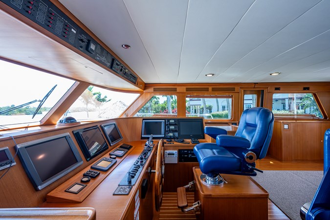 97_marlow_pivot_pilothouse_6