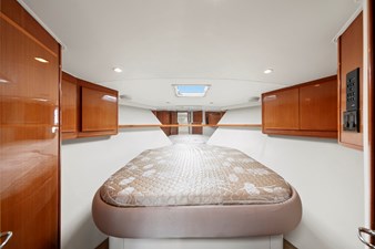 Centerline berth