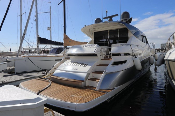 7_2020 60ft Riviera 6000 Sport Yacht