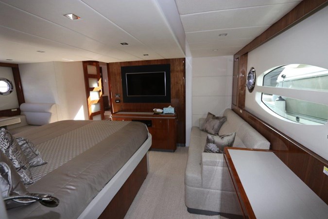 36_2020 60ft Riviera 6000 Sport Yacht