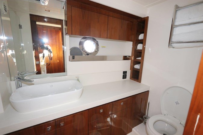 39_2020 60ft Riviera 6000 Sport Yacht