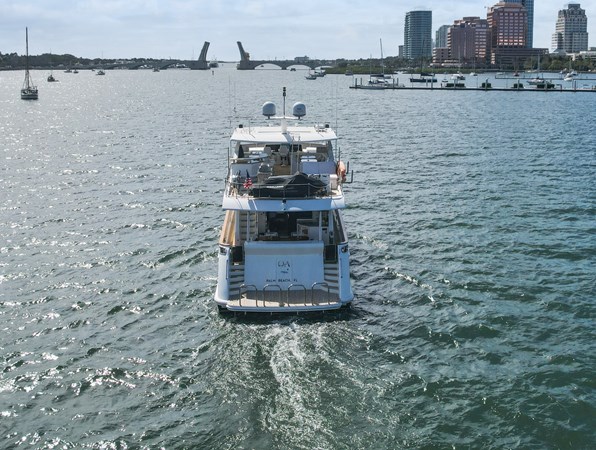 6_2010 85ft Ocean Alexander 83 OA