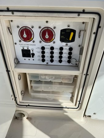 12_2009 31ft Pursuit S310 RELENTLESS