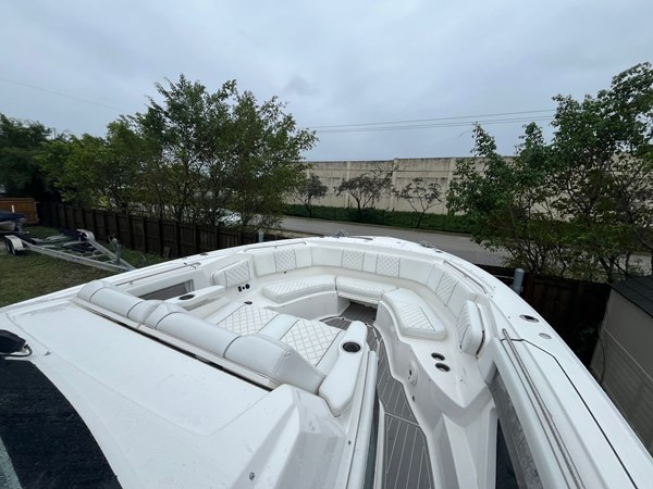 5_2021 37ft Pursuit S378