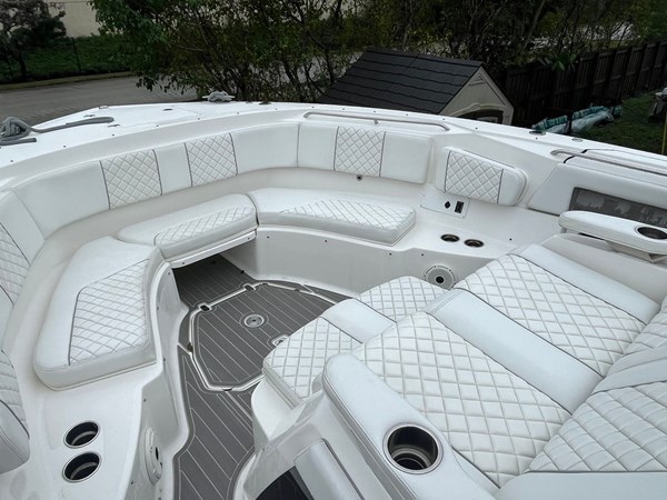 7_2021 37ft Pursuit S378