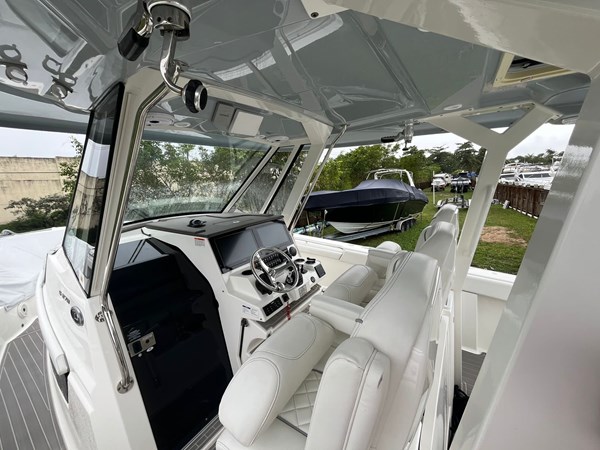 12_2021 37ft Pursuit S378