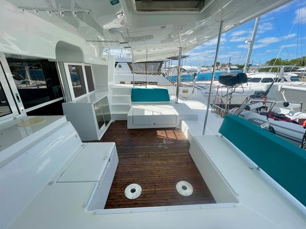 2015-lagoon-450f-sail-9212115-20240417043632482-1_XLARGE