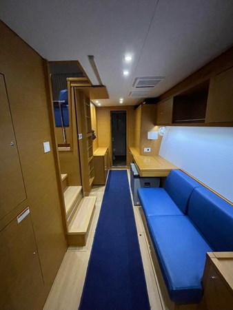 9212115_20240328094635371_1_XLARGE