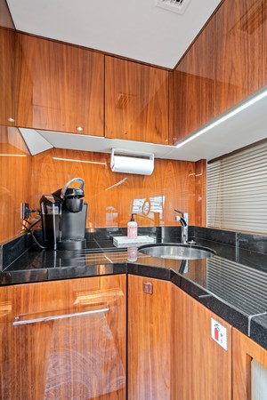 44_2017 68ft Sunseeker 68 Sport Yacht ONCE AROUND