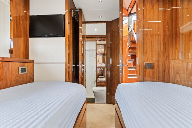 56_2017 68ft Sunseeker 68 Sport Yacht ONCE AROUND