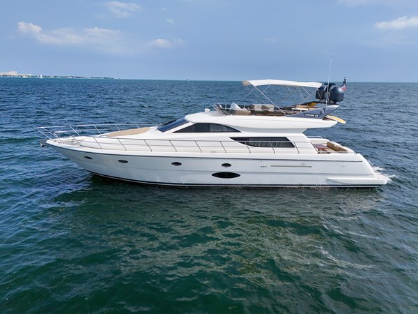 58' Uniesse Drone-26