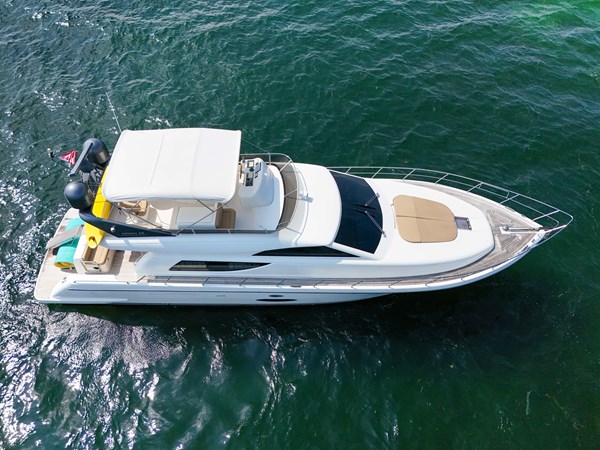 58' Uniesse Drone-31