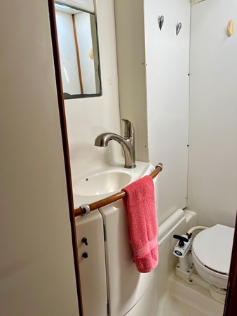 2002-lagoon-410-sail-9370278-962459809-0-290420241057-57